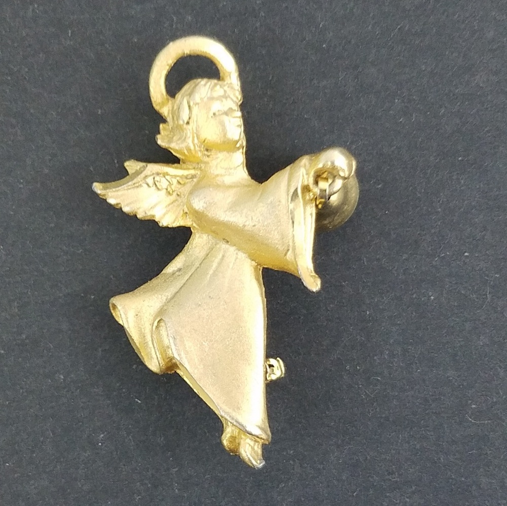 Vintage Robyn Rush Angel w Bell Pin